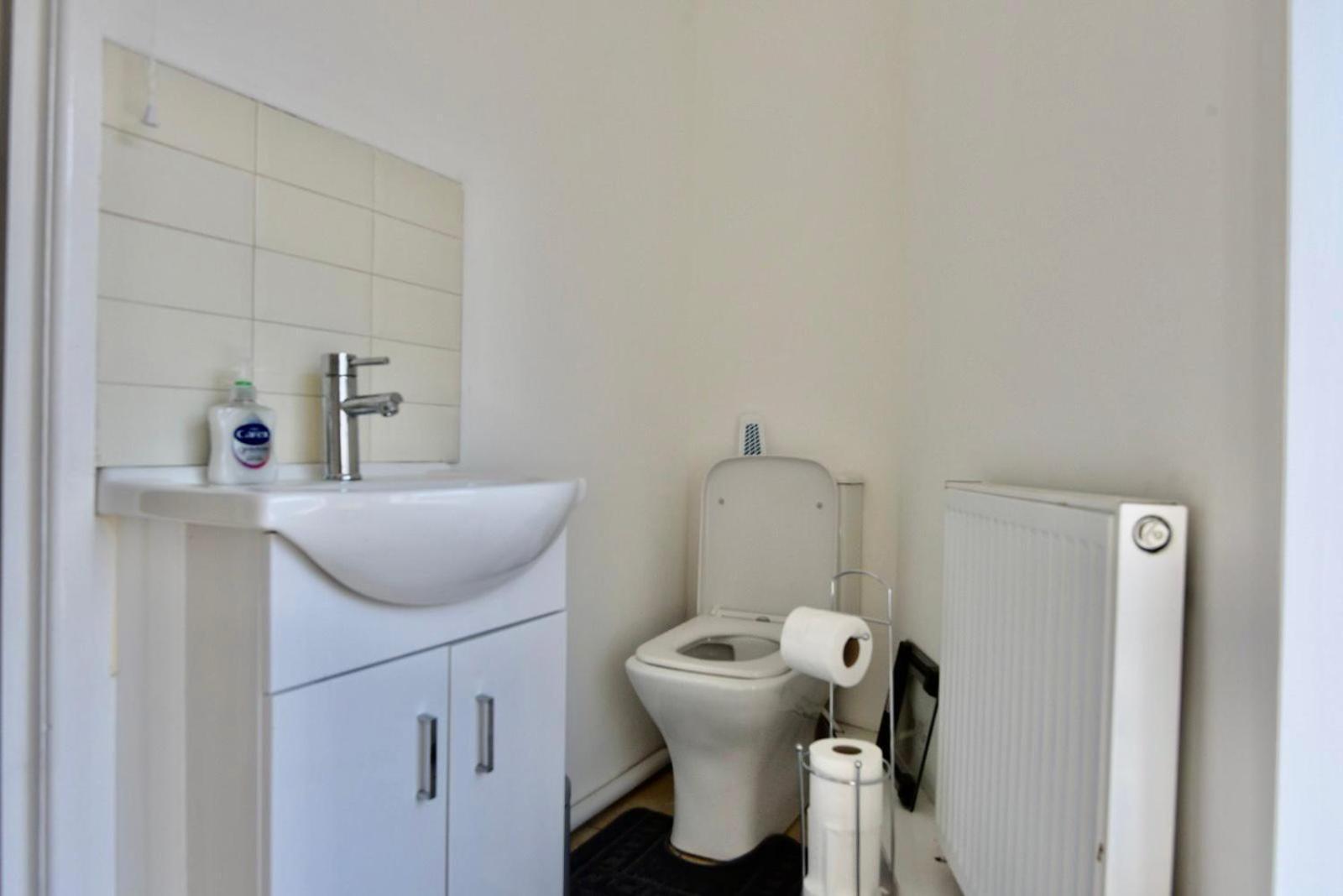 Come On In Lucas Street Newport Train Station Sleep Upto 8别墅 外观 照片