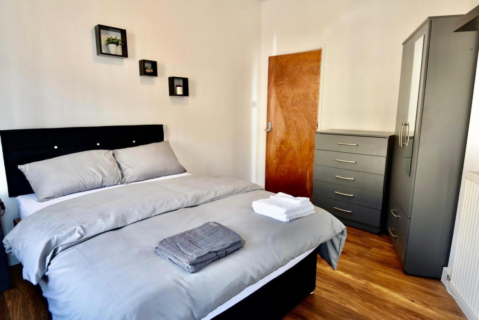 Come On In Lucas Street Newport Train Station Sleep Upto 8别墅 客房 照片