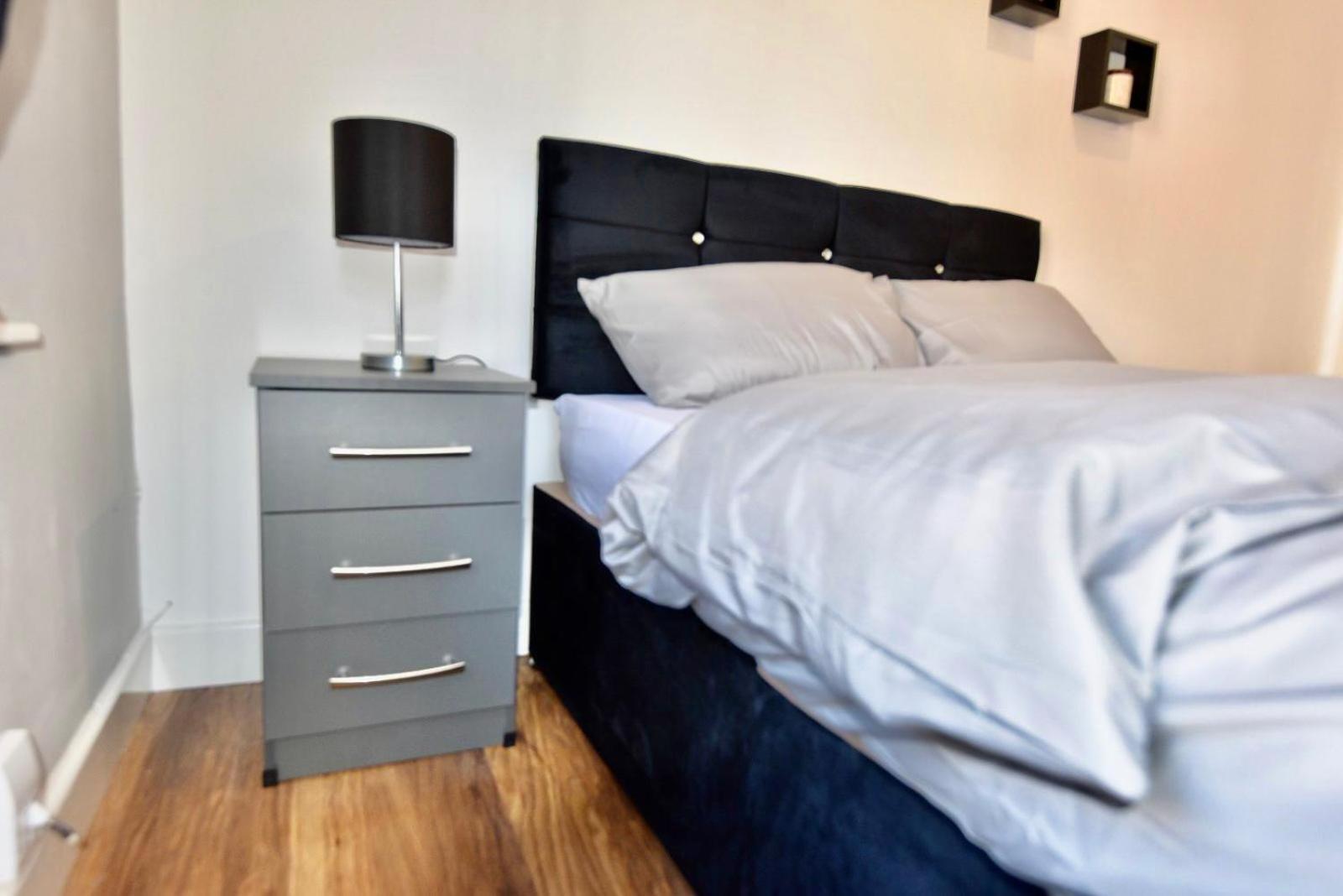 Come On In Lucas Street Newport Train Station Sleep Upto 8别墅 客房 照片