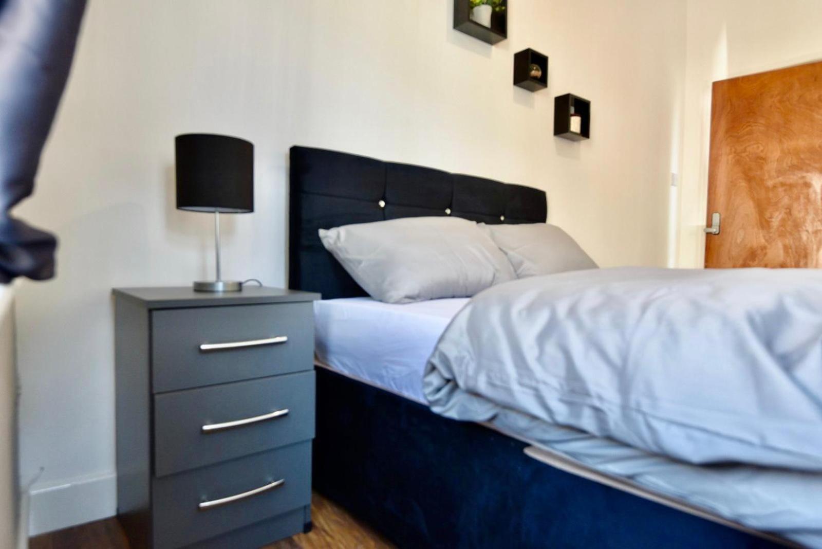 Come On In Lucas Street Newport Train Station Sleep Upto 8别墅 客房 照片