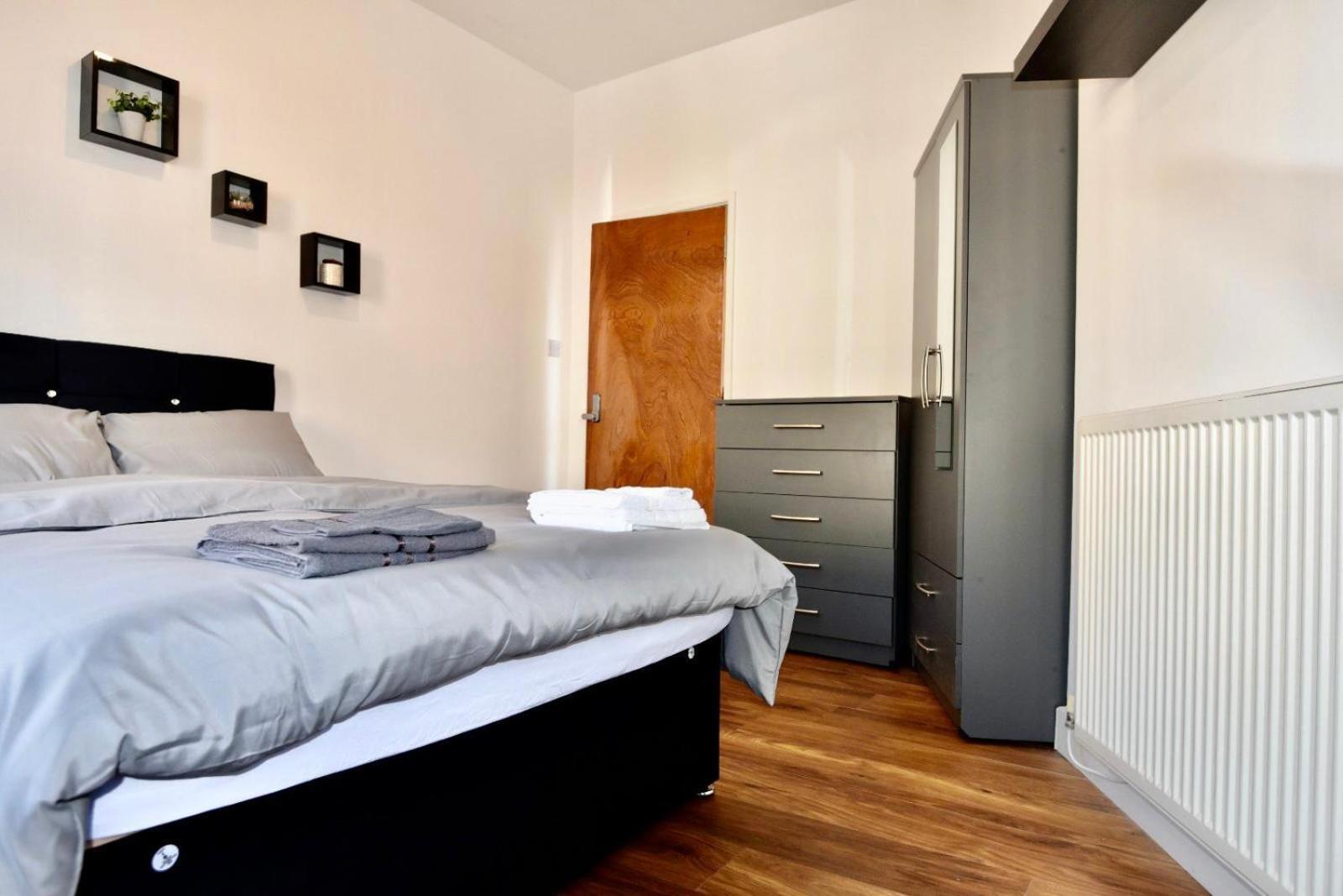Come On In Lucas Street Newport Train Station Sleep Upto 8别墅 客房 照片